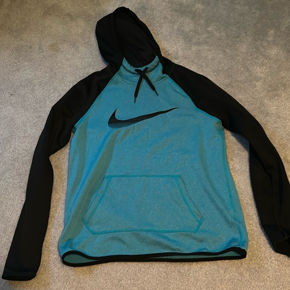Nike sweatshirt - Picture 1 of 3